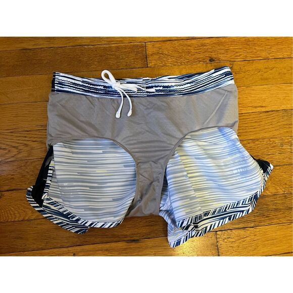 NEW BALANCE NYRR 5TH AVE MILE RACE SHORTS - 2024 (women’s) - Picture 9 of 13